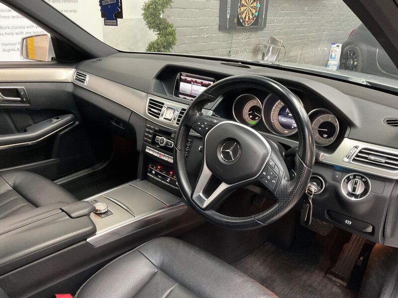 MERCEDES-BENZ E CLASS