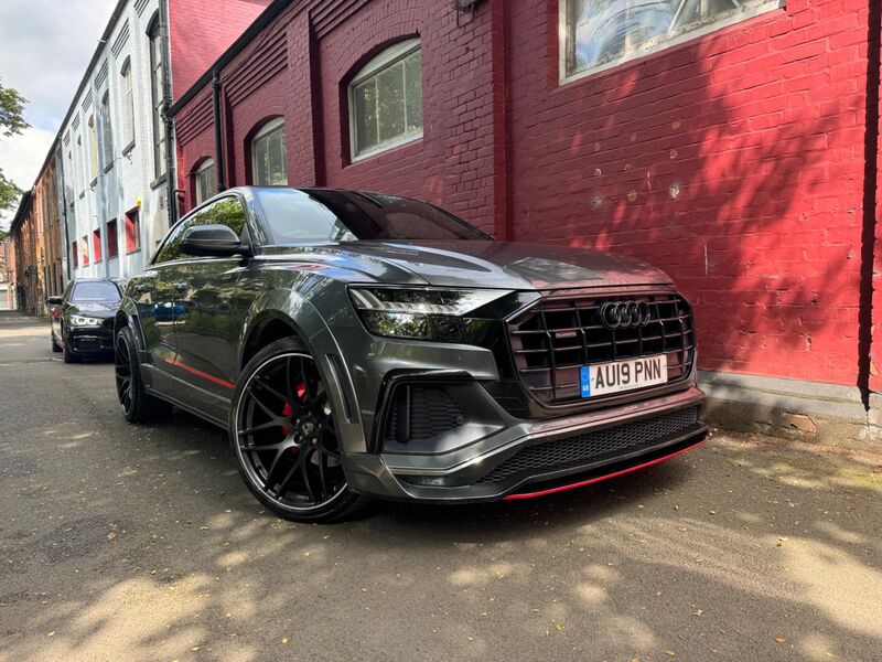 AUDI Q8