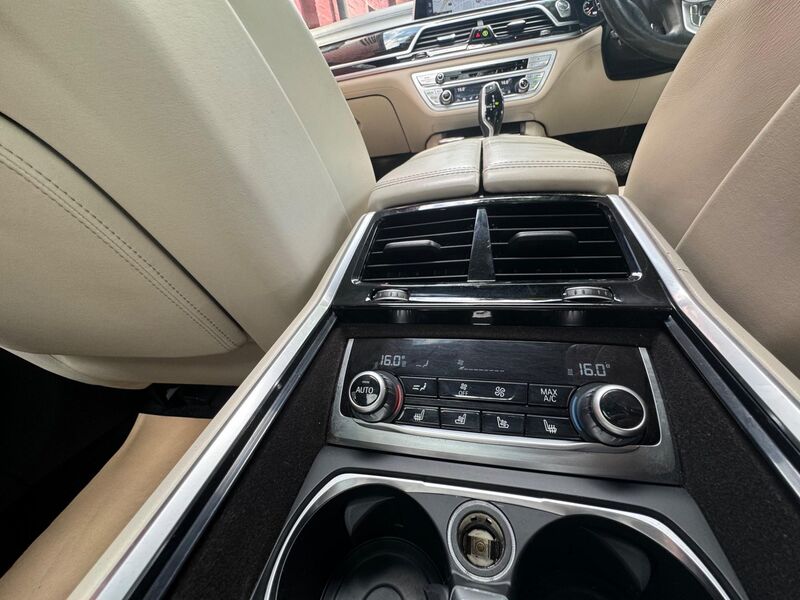 BMW 7 SERIES