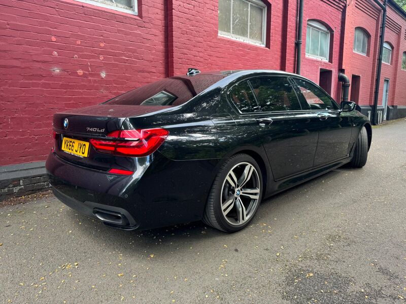 BMW 7 SERIES