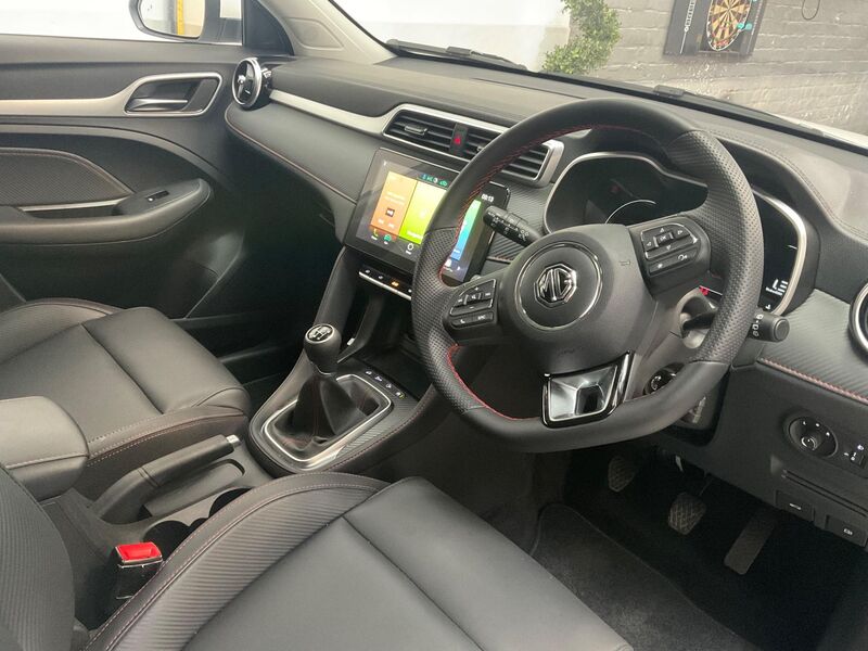 MG ZS