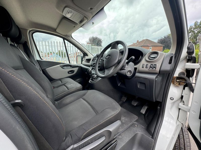 RENAULT TRAFIC