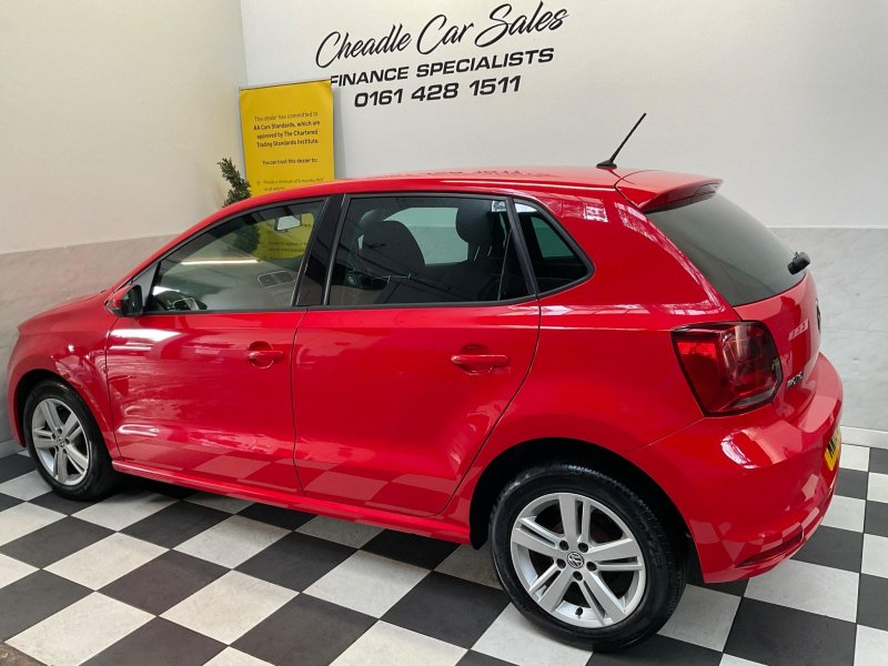 VOLKSWAGEN POLO
