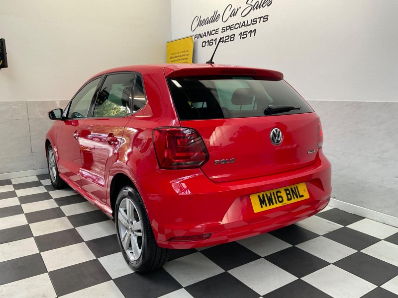 VOLKSWAGEN POLO