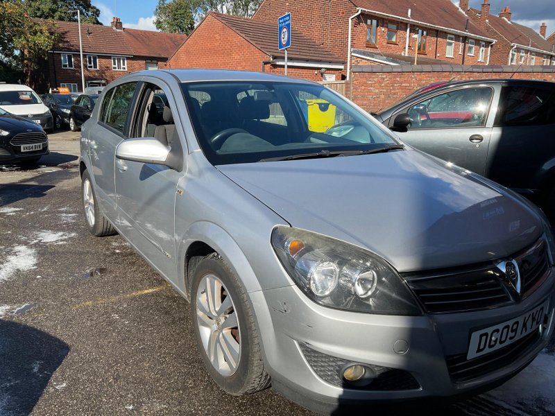 VAUXHALL ASTRA