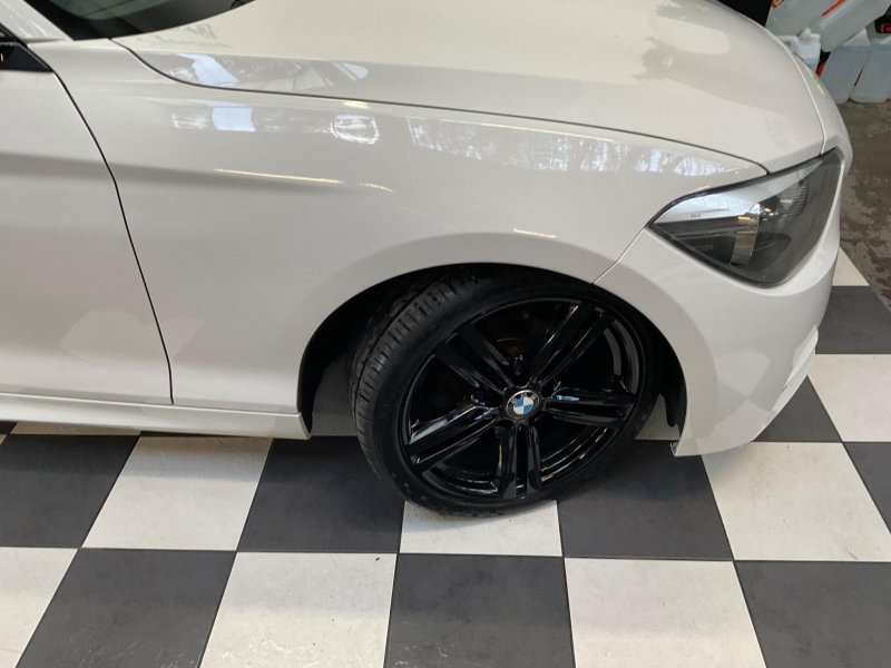 BMW 1 SERIES