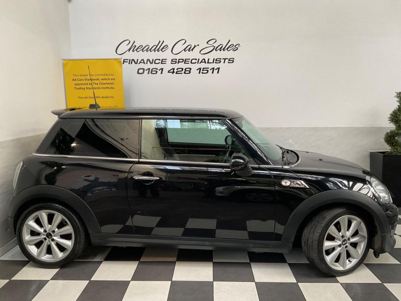 MINI HATCH
