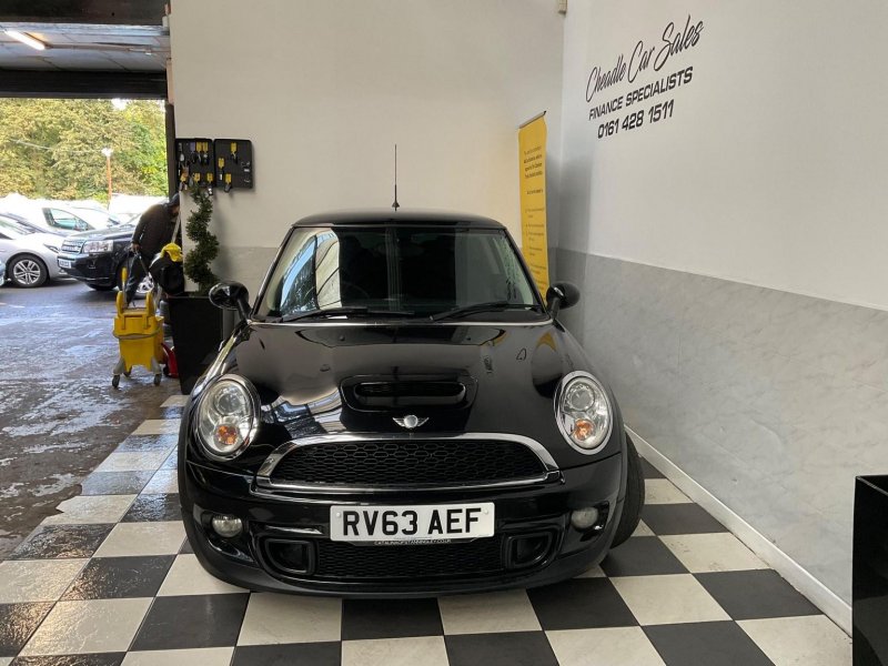 MINI HATCH