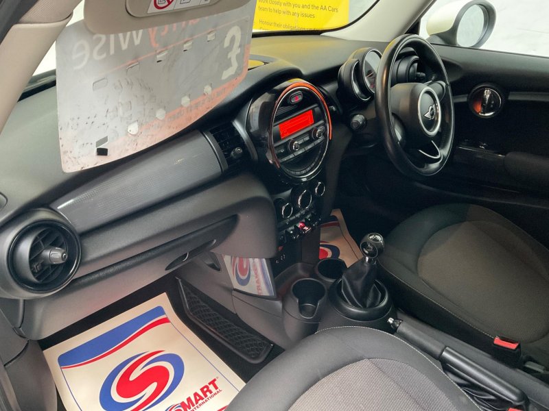 MINI HATCH