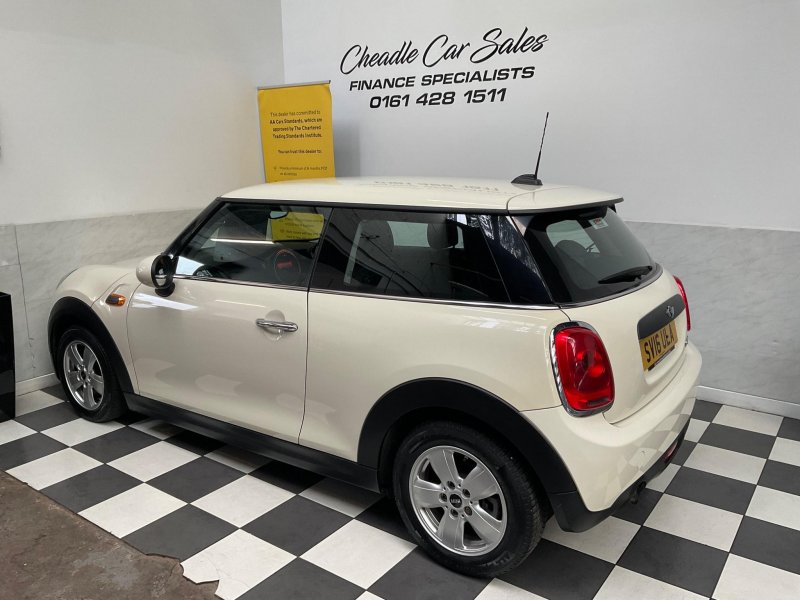 MINI HATCH