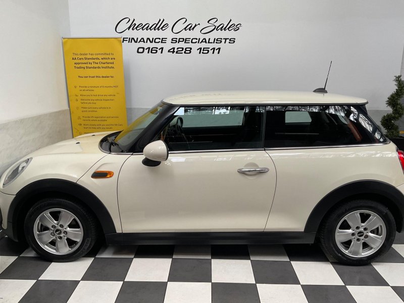 MINI HATCH