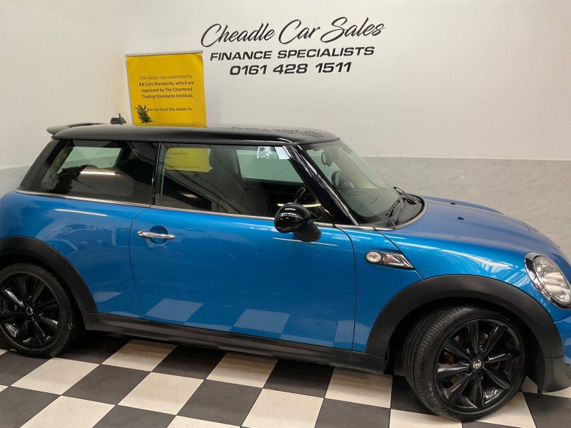 MINI HATCH