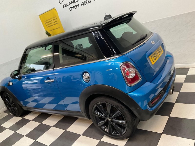MINI HATCH