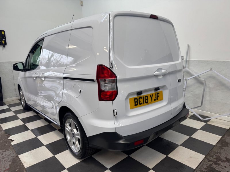 FORD TRANSIT COURIER
