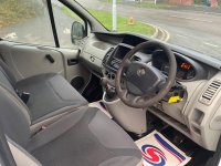 VAUXHALL VIVARO