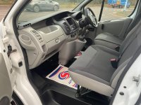 VAUXHALL VIVARO