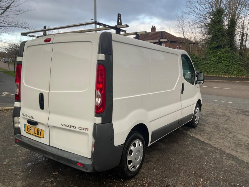 VAUXHALL VIVARO