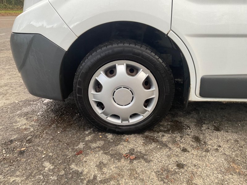 VAUXHALL VIVARO