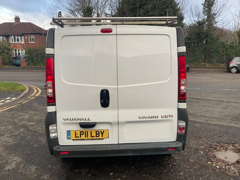 VAUXHALL VIVARO
