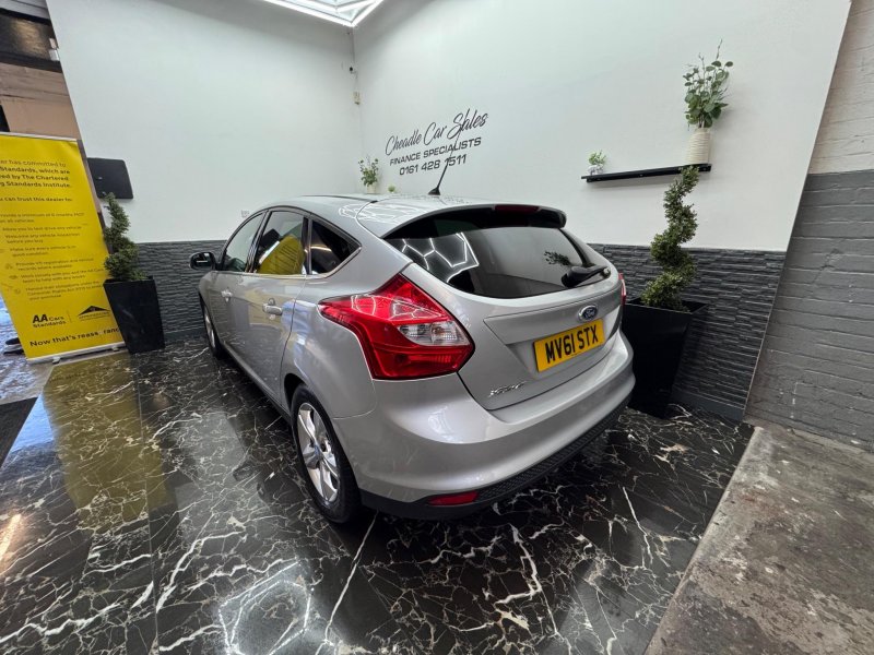 FORD FOCUS