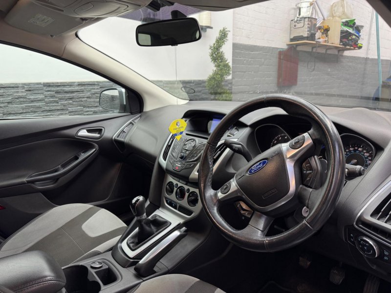 FORD FOCUS