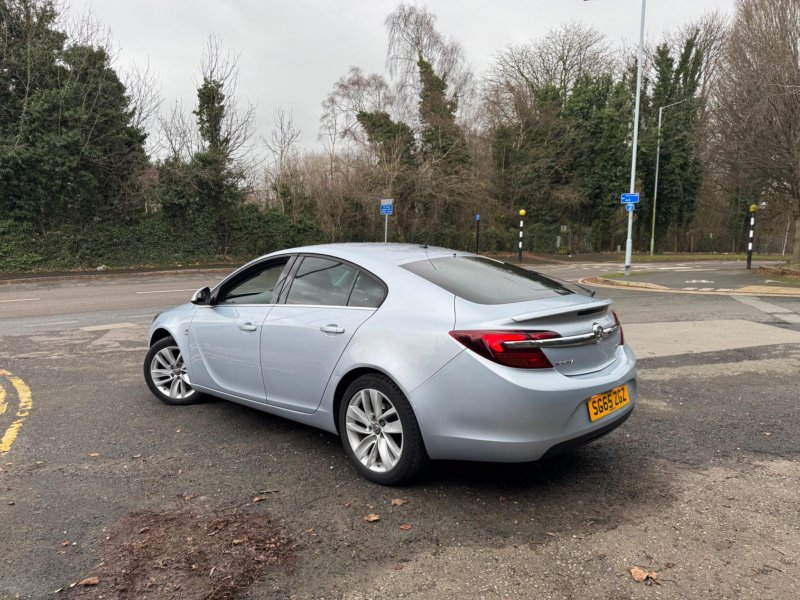 VAUXHALL INSIGNIA