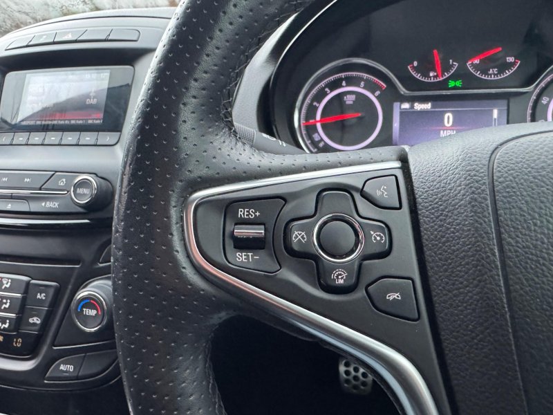 VAUXHALL INSIGNIA