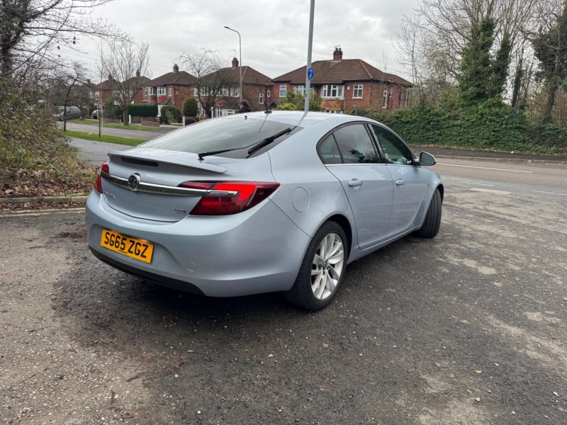 VAUXHALL INSIGNIA