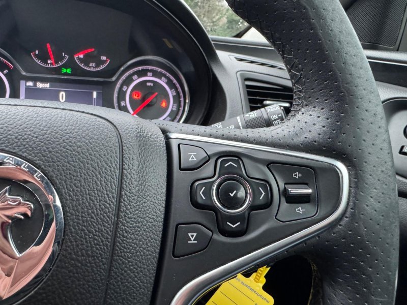 VAUXHALL INSIGNIA
