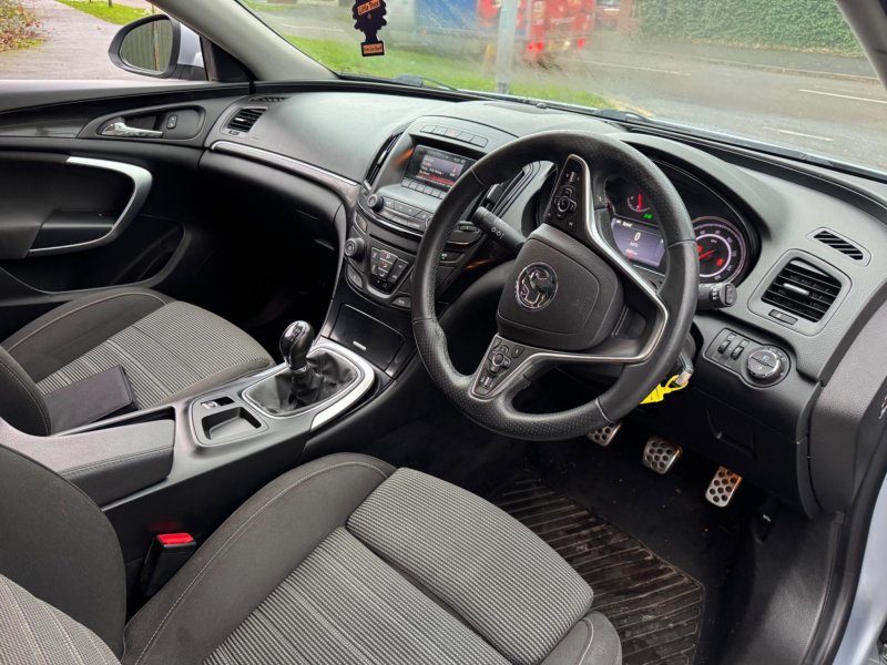 VAUXHALL INSIGNIA