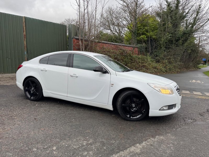 VAUXHALL INSIGNIA