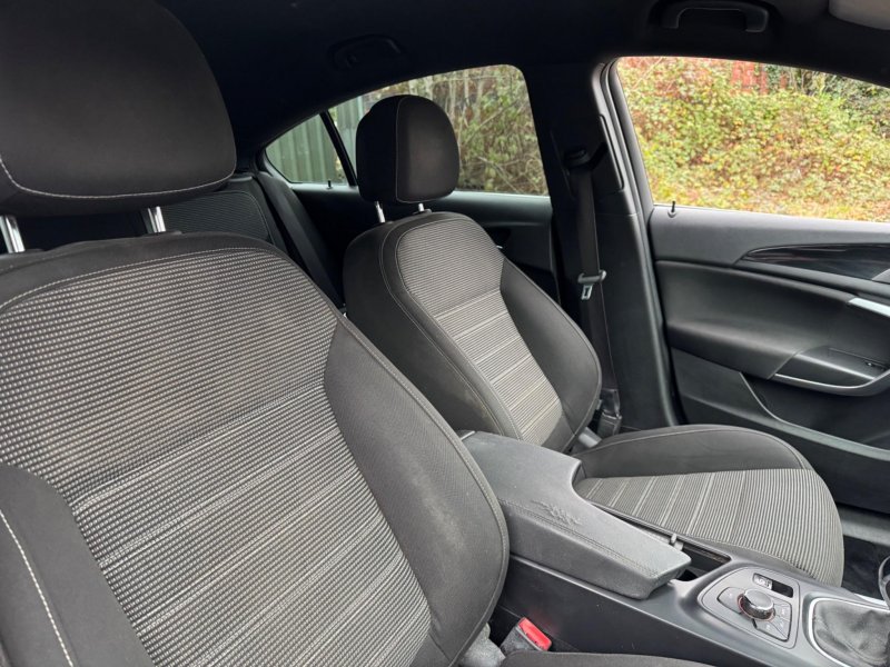 VAUXHALL INSIGNIA