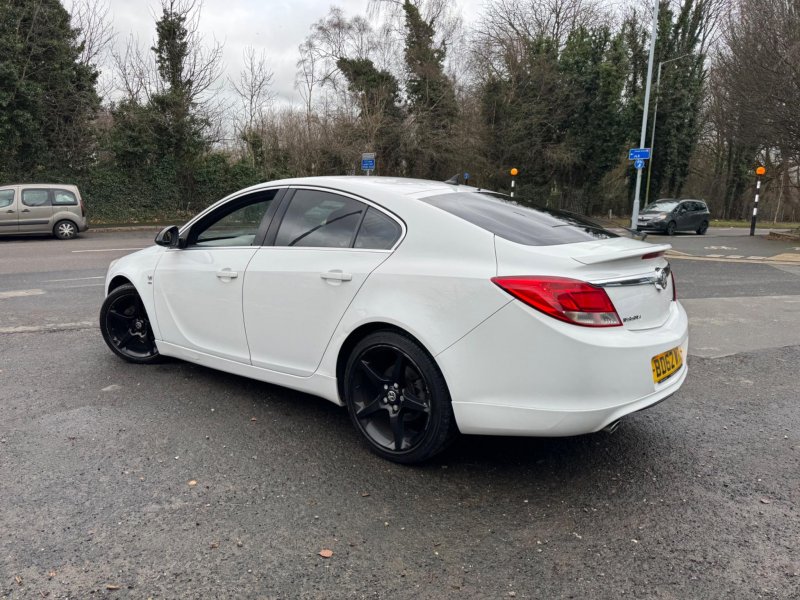 VAUXHALL INSIGNIA