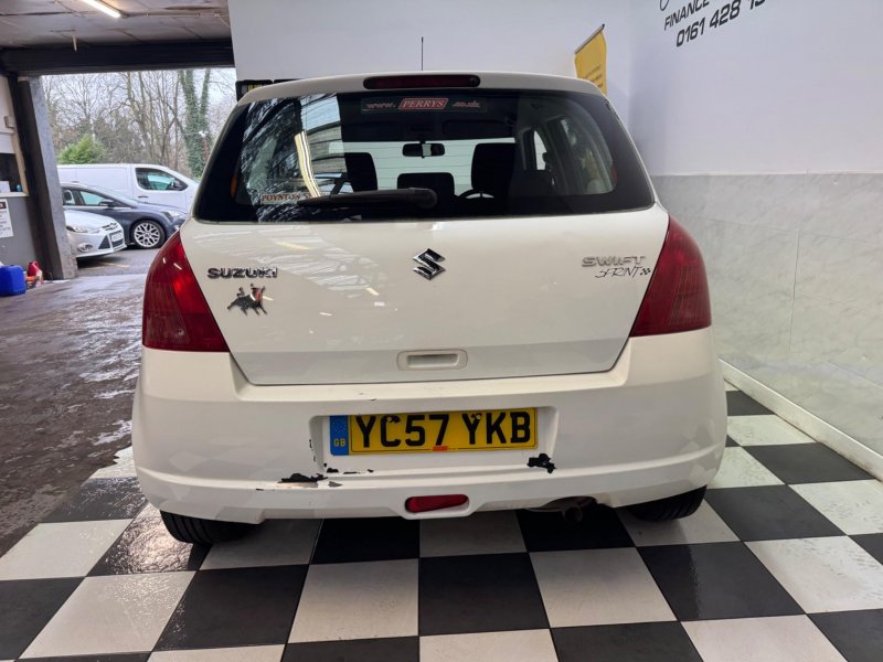 SUZUKI SWIFT
