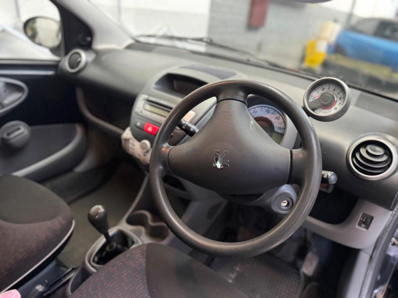 PEUGEOT 107