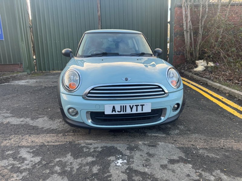 MINI HATCH
