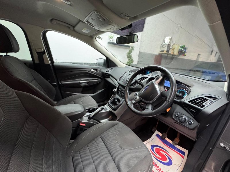 FORD KUGA