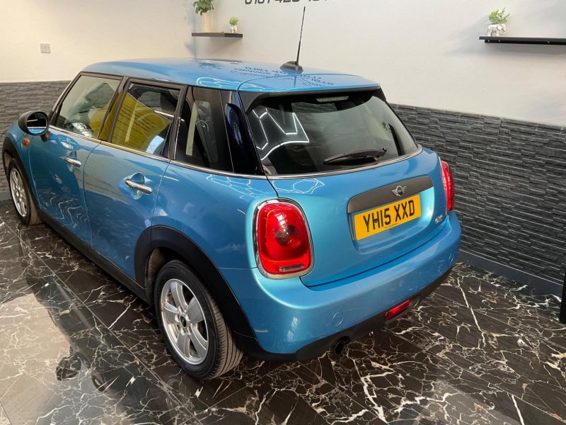 MINI HATCH