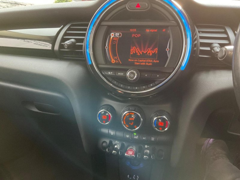 MINI HATCH
