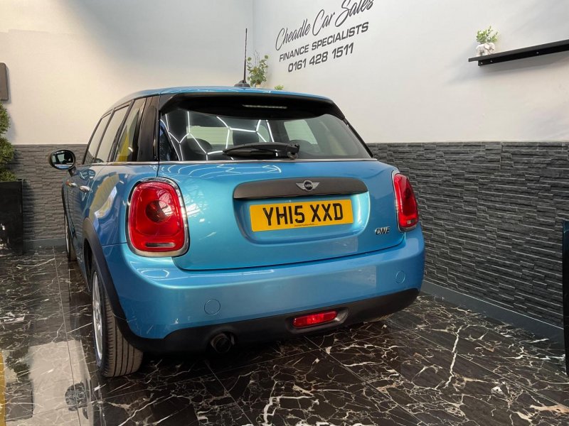 MINI HATCH