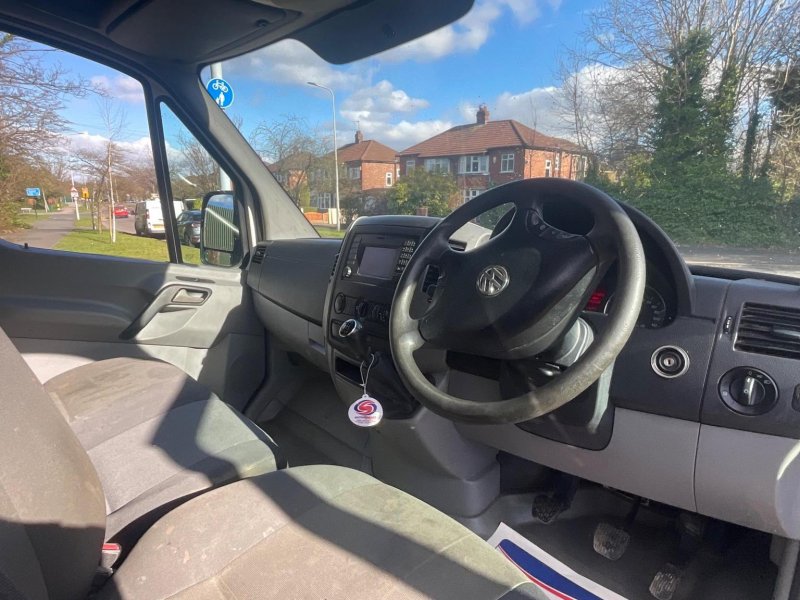 VOLKSWAGEN CRAFTER