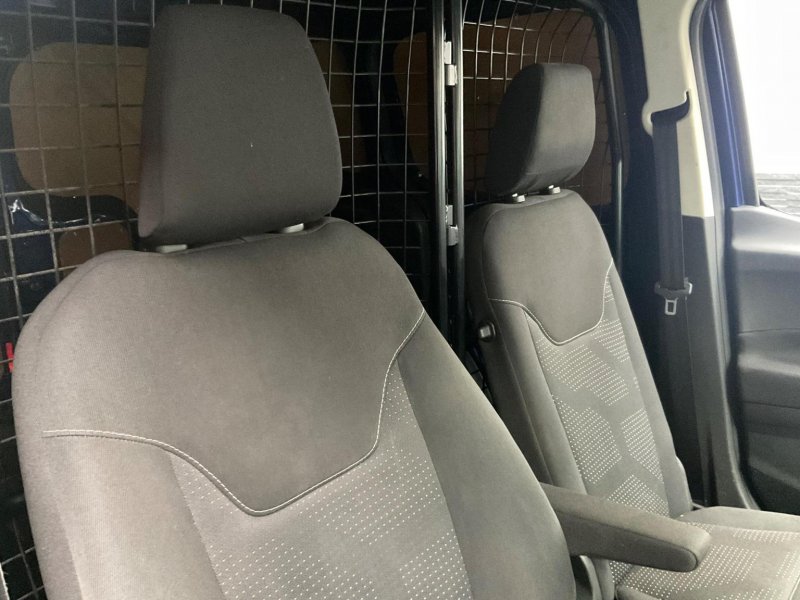 FORD TRANSIT COURIER