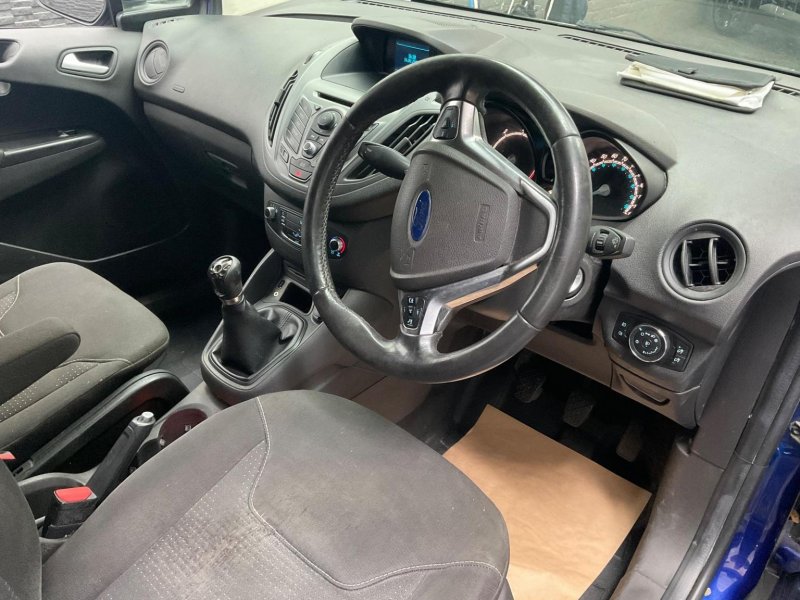 FORD TRANSIT COURIER