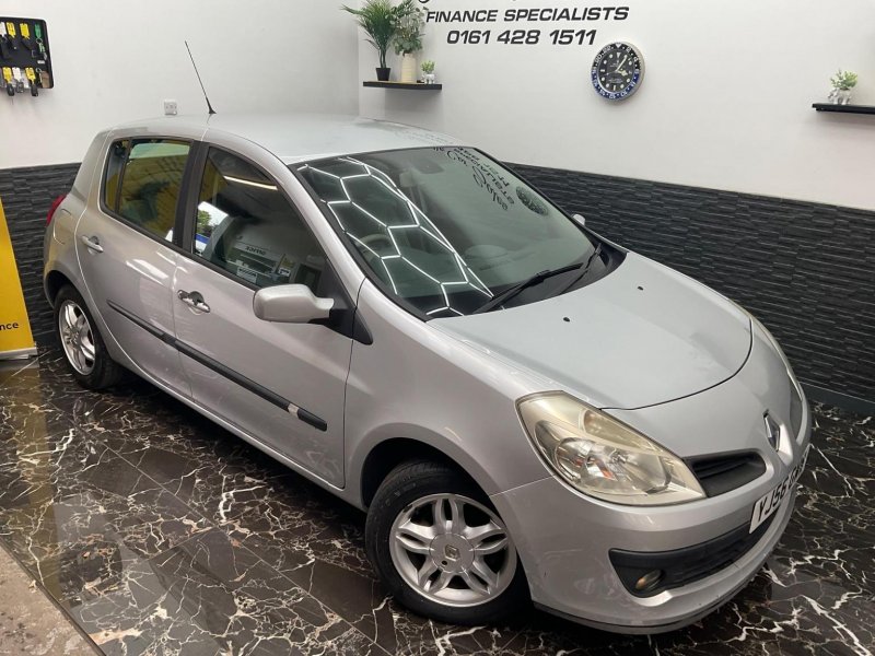 RENAULT CLIO