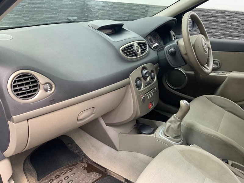 RENAULT CLIO