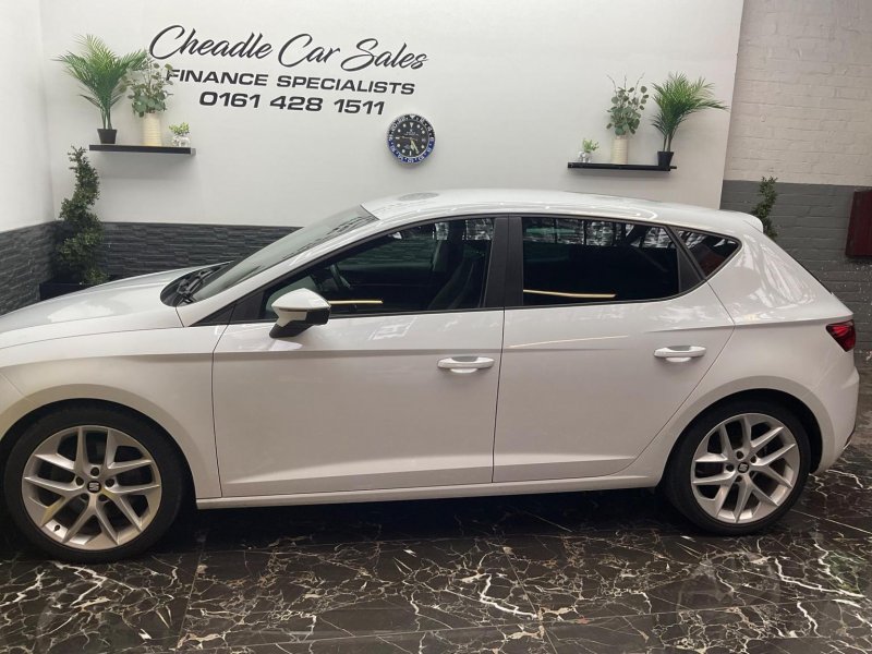SEAT LEON