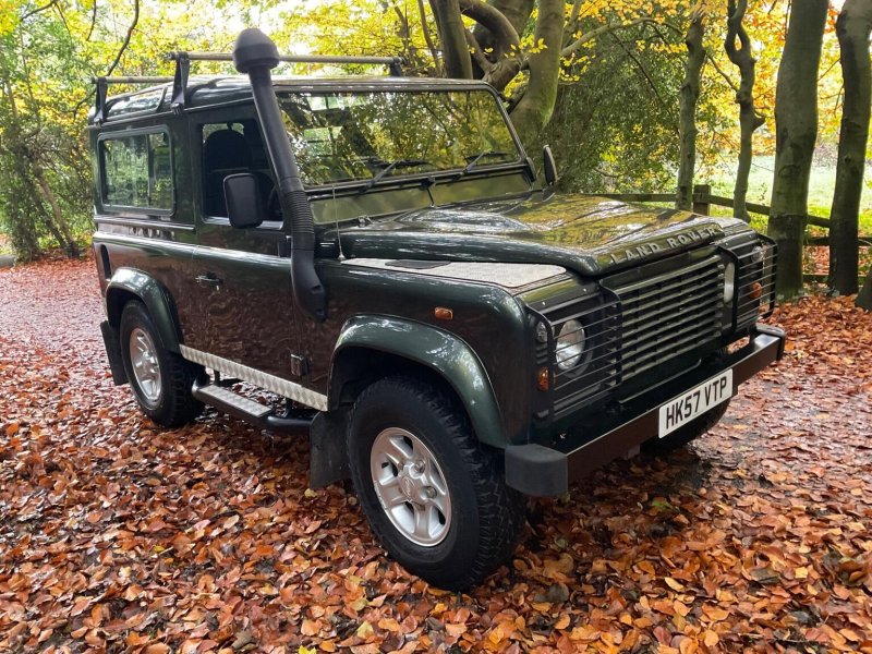 LAND ROVER DEFENDER 90