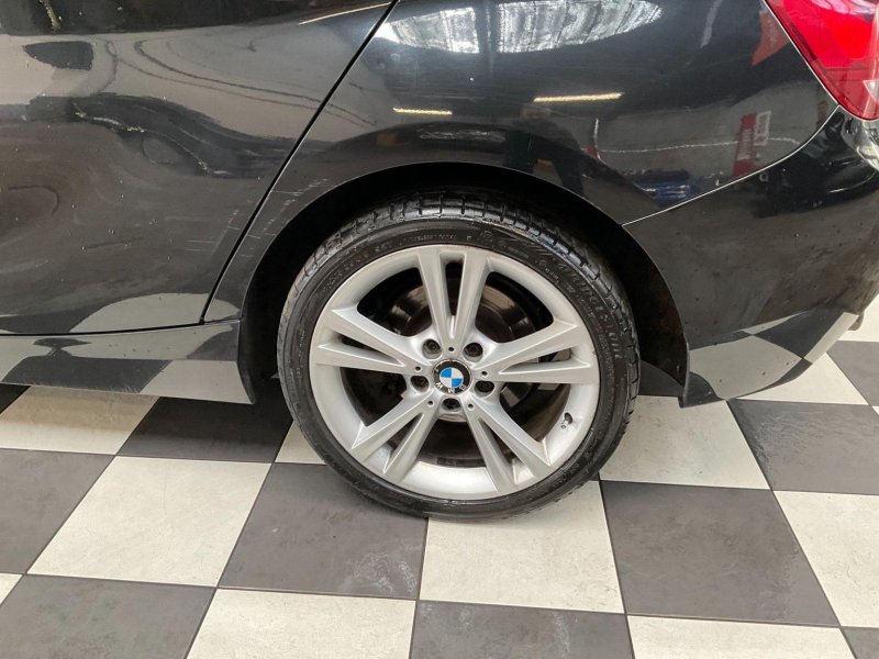 BMW 1 SERIES