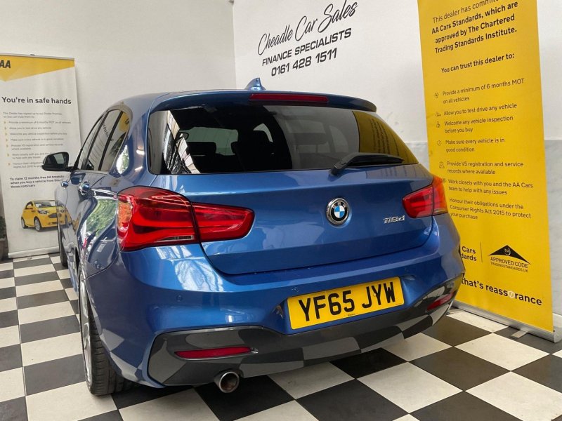 BMW 1 SERIES