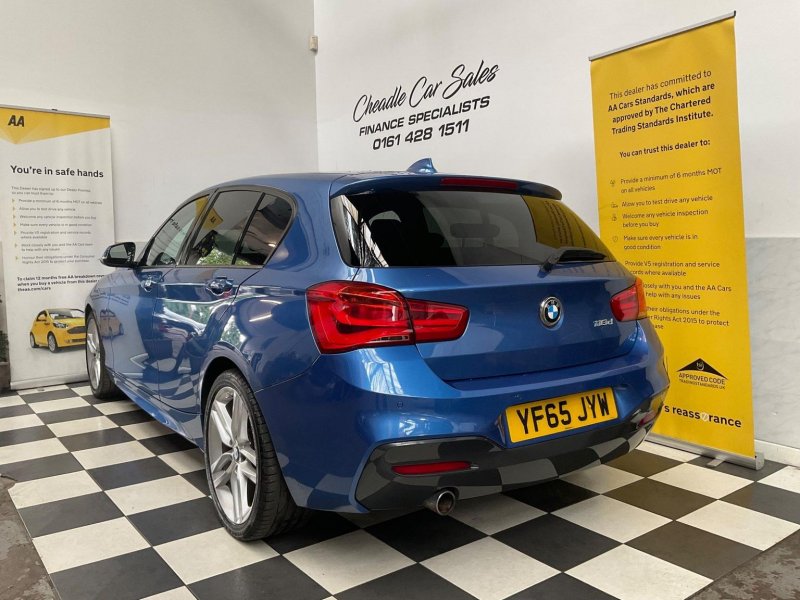BMW 1 SERIES
